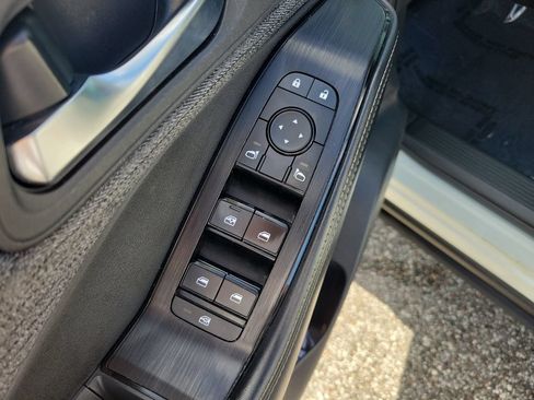 Certified 2022 Nissan Rogue SV FWD image 13