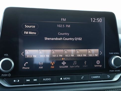 Used 2023 Nissan Rogue S image 31