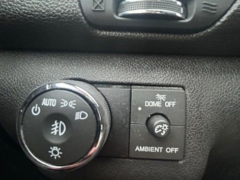 Used 2017 Chevrolet Traverse LT image 12