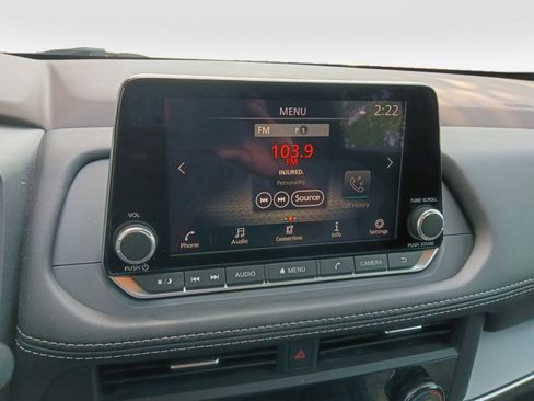 Used 2023 Nissan Rogue SV FWD image 21