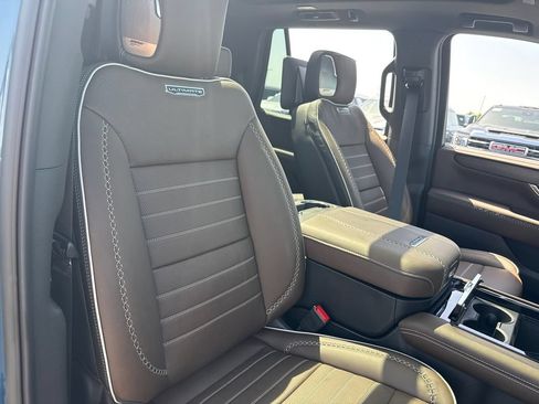 New 2026 GMC Yukon Denali Ultimate AWD/4WD image 40