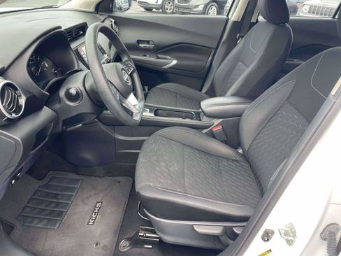 Used 2022 Nissan Kicks SV FWD image 5