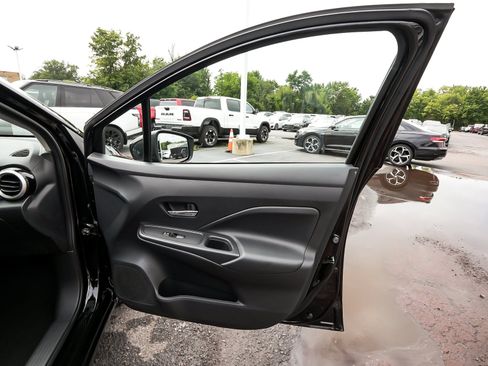 Used 2025 Nissan Versa SV w/ Trunk Package FWD image 14