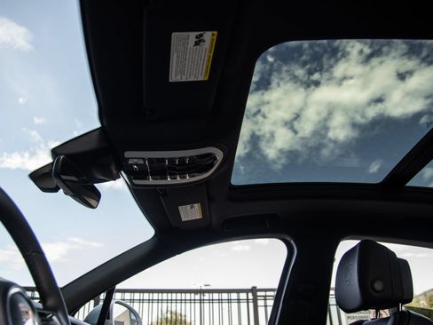 Certified 2026 Porsche Macan AWD/4WD image 26