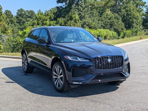 New 2026 Jaguar F-PACE R-Dynamic S image 3