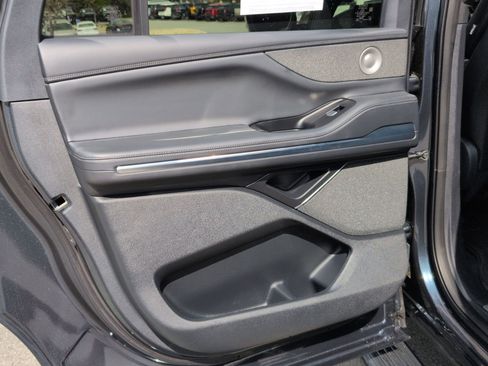 Used 2025 Lincoln Navigator L Reserve w/ Jet Appearance Package image 29