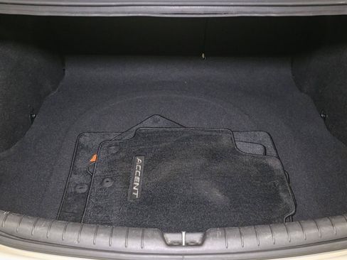 Used 2018 Hyundai Accent SE FWD image 11