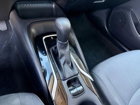 Used 2021 Toyota Corolla LE image 33