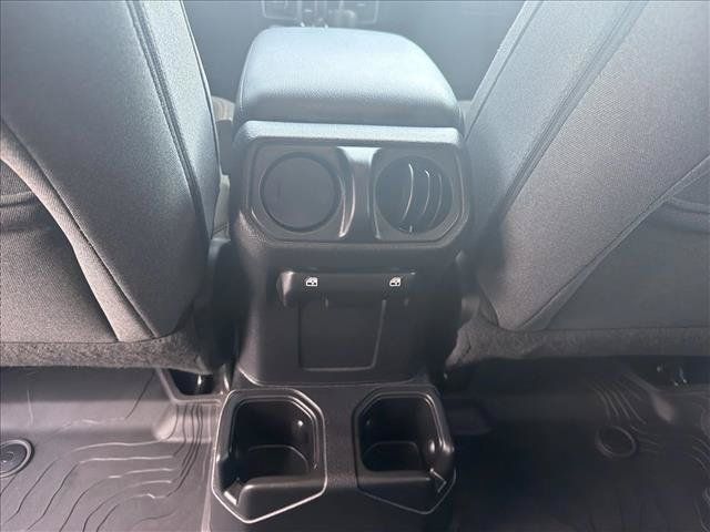Used 2024 Jeep Gladiator Sport AWD/4WD image 18