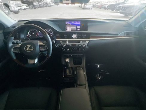 Used 2018 Lexus ES 350 w/ Navigation System Package image 28