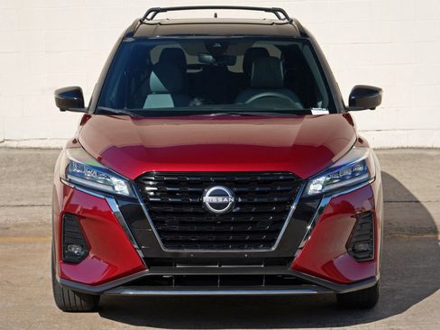 Used 2023 Nissan Kicks SR w/ SR Premium Package FWD image 42