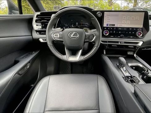 Used 2025 Lexus RX 350 Premium w/ Accessory Package AWD/4WD image 8