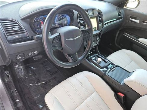 Used 2017 Chrysler 300 S w/ 300S Premium Group RWD image 18