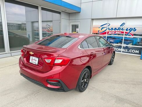 Used 2017 Chevrolet Cruze LT image 36