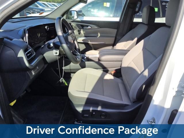 Used 2026 Chevrolet Traverse LT w/ Driver Confidence Package AWD/4WD image 8