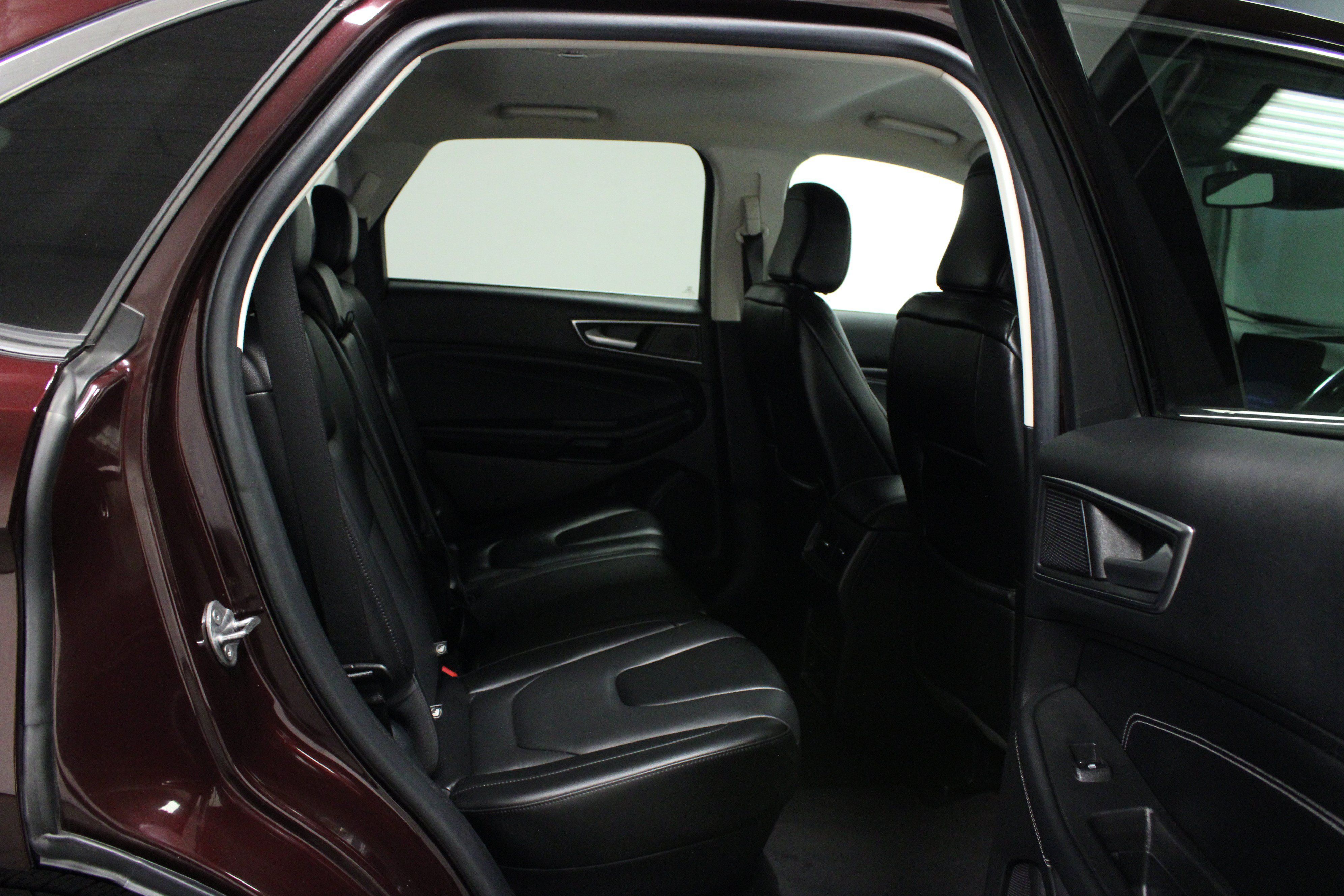 Used 2021 Ford Edge Titanium AWD/4WD image 15