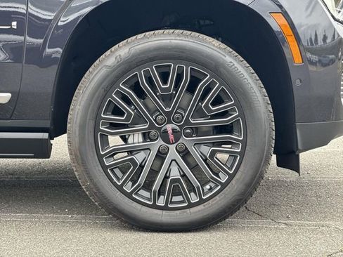 New 2026 GMC Yukon XL Denali w/ Denali Reserve Package image 32