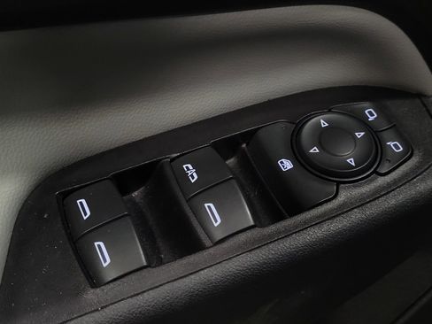 Used 2020 Chevrolet Equinox LT w/ Driver Convenience Package image 27