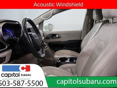Used 2020 Chrysler Pacifica Touring-L w/ Tire & Wheel Group image 13