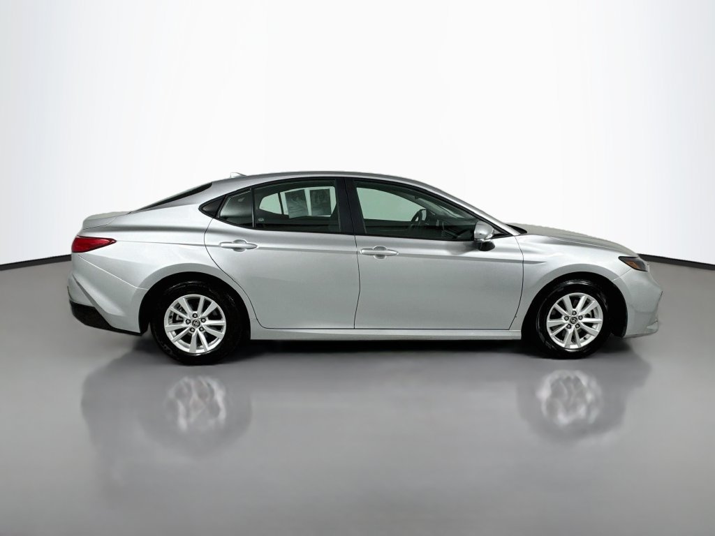 Used 2025 Toyota Camry LE FWD image 9