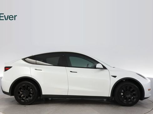 Used 2023 Tesla Model Y Long Range AWD/4WD image 13