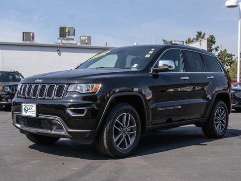 Used 2022 Jeep Grand Cherokee Limited image 3
