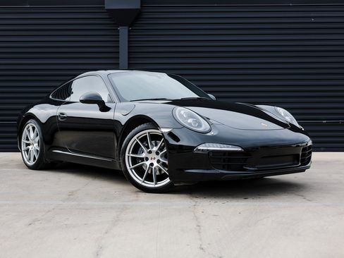 Certified 2016 Porsche 911 Carrera Black Edition image 9