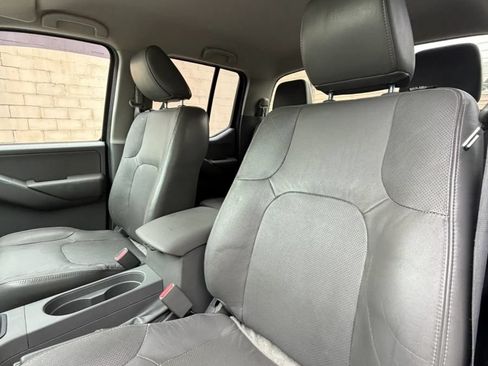 Used 2012 Nissan Frontier SL AWD/4WD image 17
