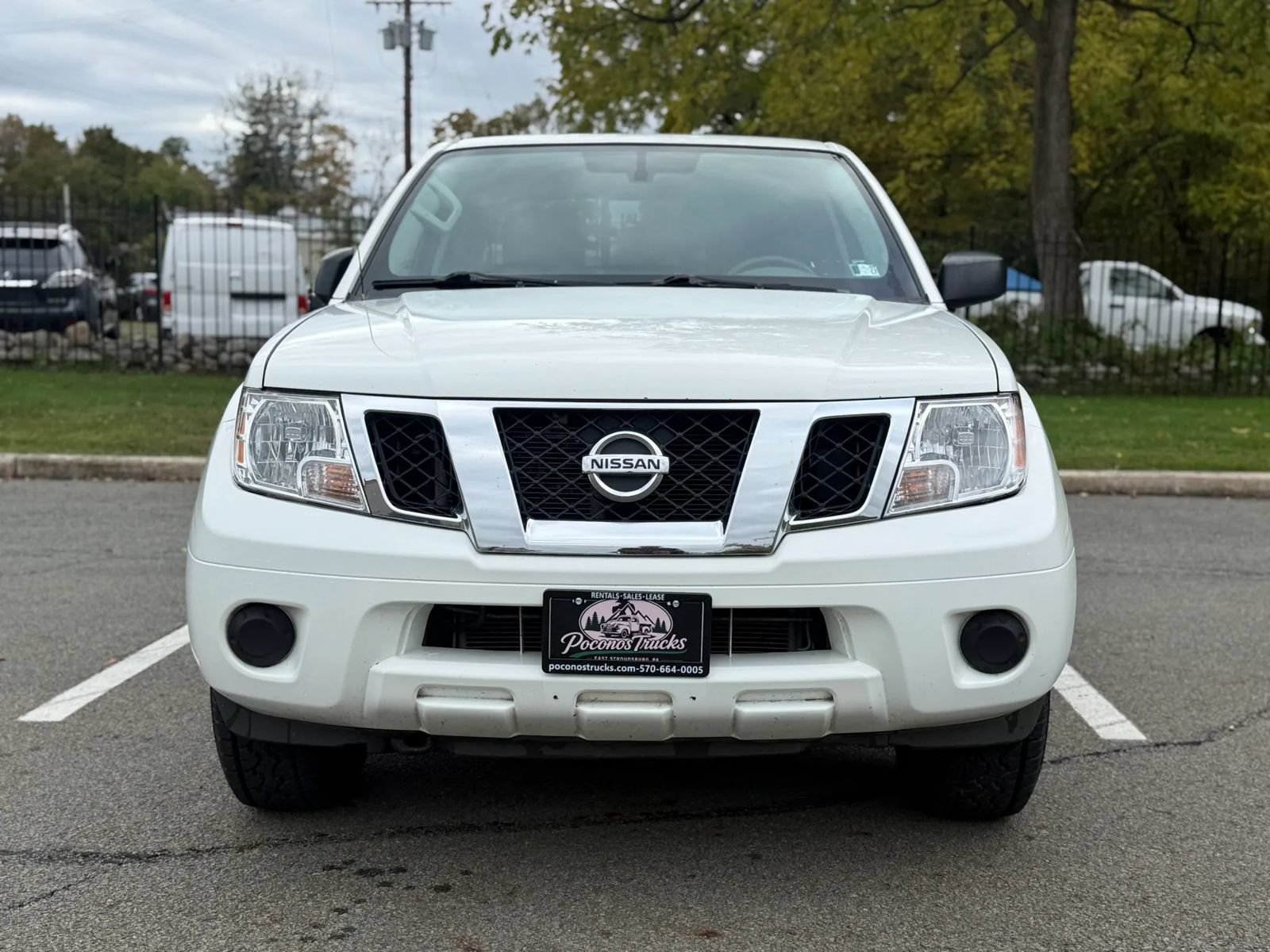 Used 2019 Nissan Frontier SV AWD/4WD image 2