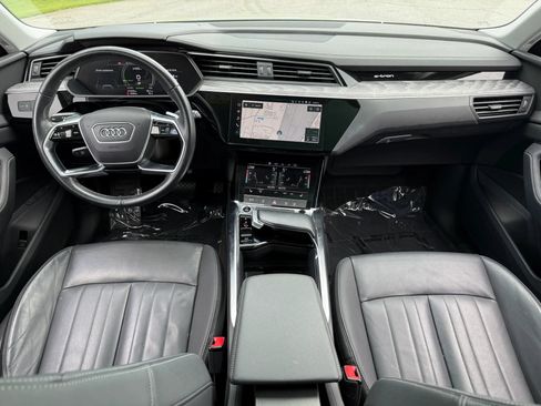 Used 2022 Audi e-tron Premium AWD/4WD image 16