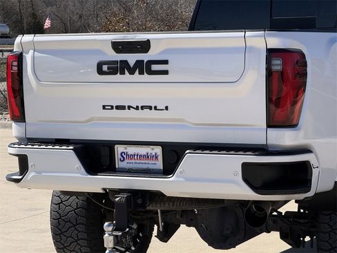 Used 2024 GMC Sierra 2500 Denali Ultimate w/ Max Trailering Package image 6