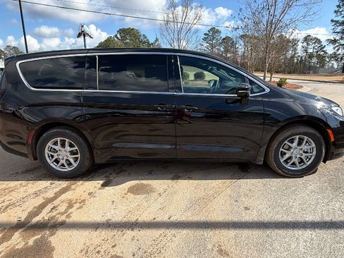 New 2026 Chrysler Pacifica Select image 7