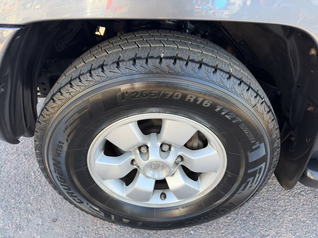 Used 2004 Toyota 4Runner SR5 RWD image 7