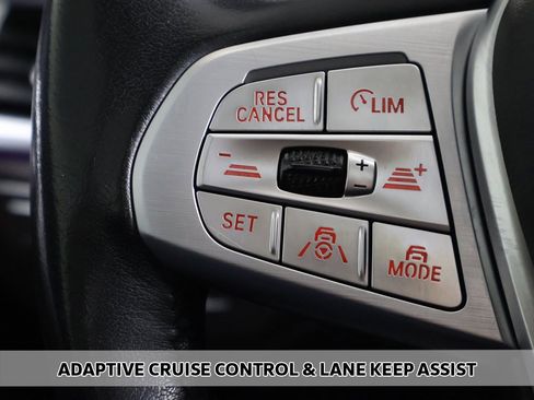 Used 2021 BMW 740i xDrive w/ Premium Package image 7