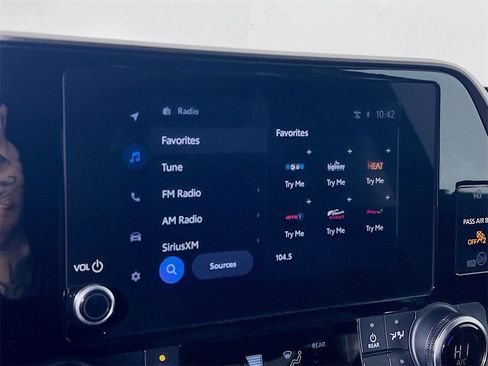 Certified 2023 Toyota Highlander LE image 14