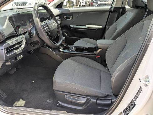 Used 2025 Kia K4 FWD image 11