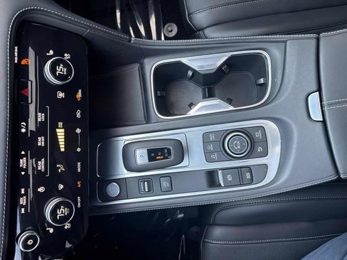 Used 2025 INFINITI QX60 Luxe FWD image 22