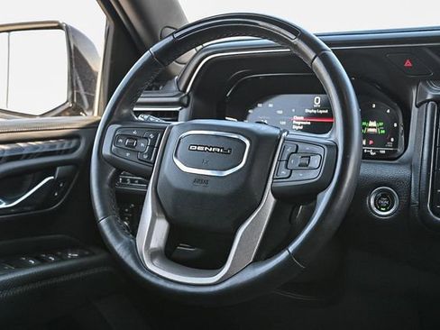 Used 2023 GMC Yukon XL Denali w/ Advanced Technology Package image 16