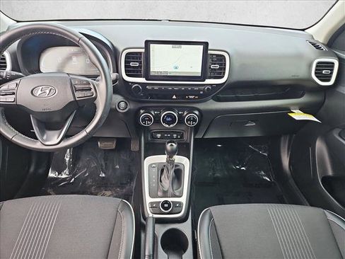 Certified 2025 Hyundai Venue Limited image 17