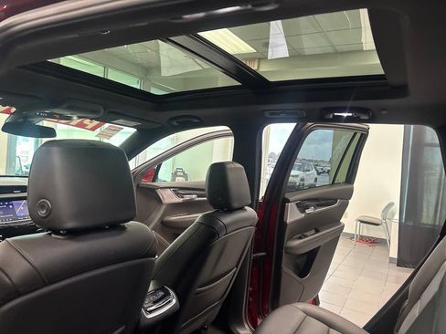 Used 2025 Cadillac XT6 Premium Luxury AWD/4WD image 36