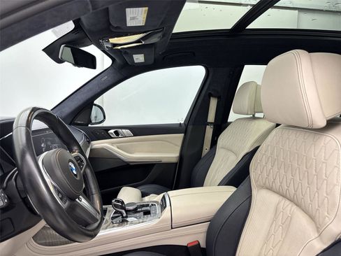 Used 2021 BMW X7 xDrive40i w/ M Sport Package AWD/4WD image 24