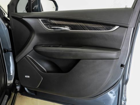 Used 2020 Cadillac XT6 Premium Luxury FWD image 41