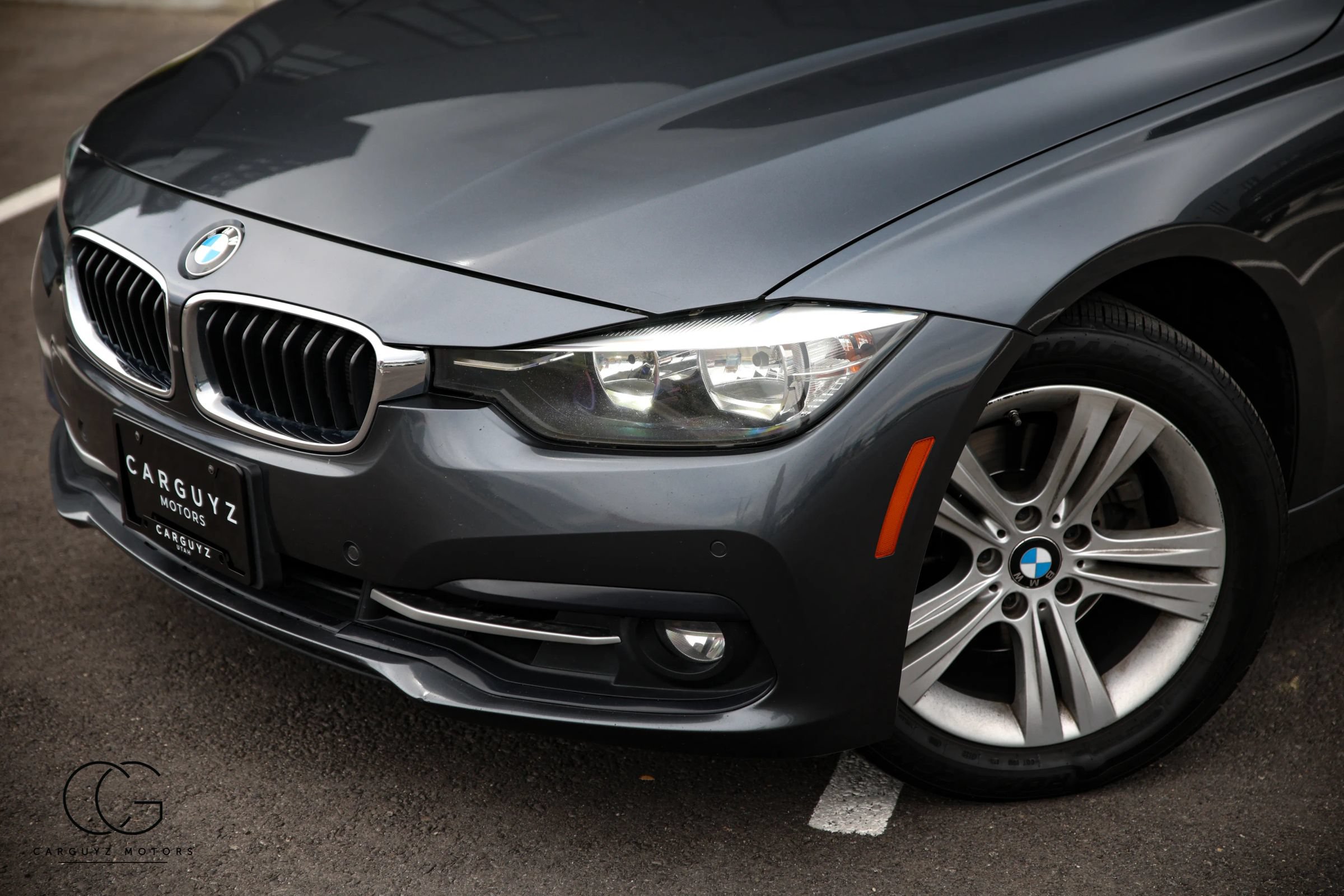 Used 2017 BMW 330i Sedan RWD image 5