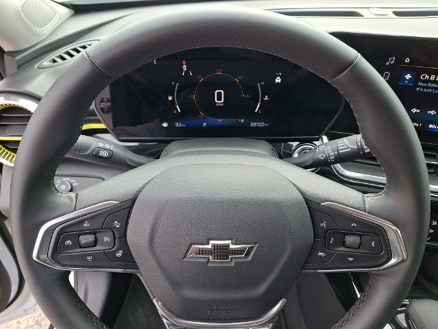 Used 2025 Chevrolet Trax ACTIV w/ Sunroof Package FWD image 4