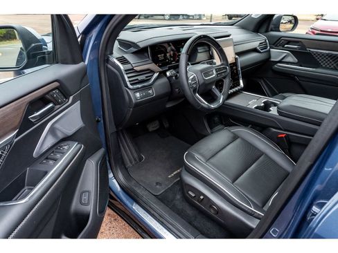 Used 2024 GMC Acadia Denali w/ Super Cruise Package image 10