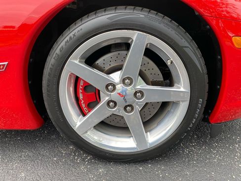 Used 2005 Chevrolet Corvette Convertible w/ Preferred Equipment Group RWD image 42