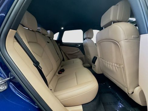 Used 2024 Porsche Macan AWD/4WD image 18