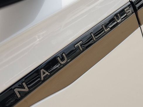 Used 2024 Lincoln Nautilus Black Label AWD/4WD image 12