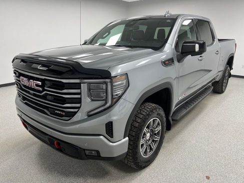 Used 2025 GMC Sierra 1500 AT4 image 4
