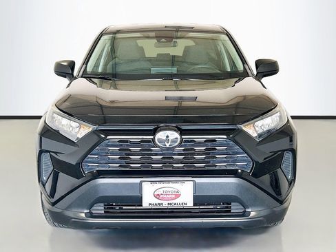 Used 2022 Toyota RAV4 LE FWD image 2